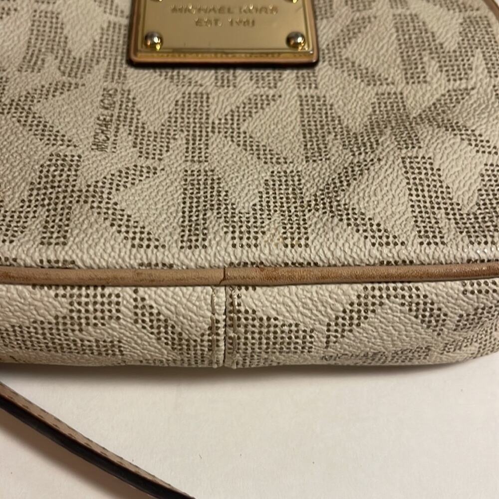 Michael Kors Jet Set Mini - Picture 9 of 9